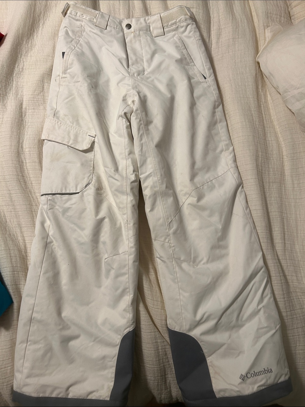 Columbia Men's White Snow Cargo Ski Pants with Gray Accents